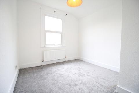 2 bedroom apartment to rent, Cherry Orchard Road, London CR0