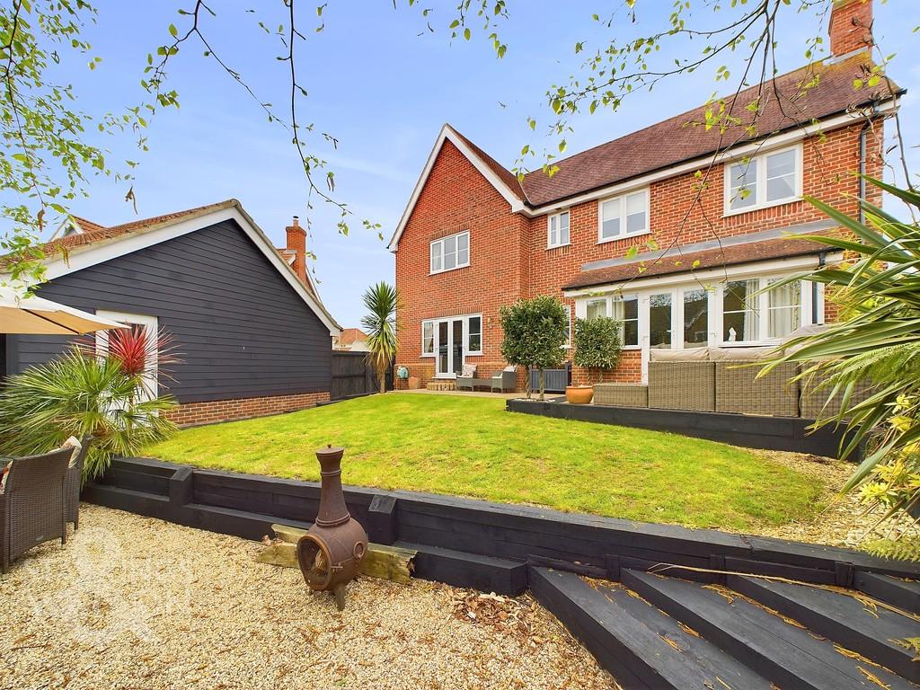 Town Farm Drive, Loddon, Norwich 5 bed detached house for sale £575,000