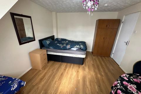 1 bedroom in a house share to rent, Angelina Street, Birmingham B12