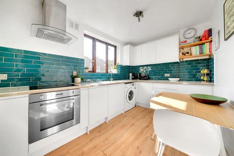 2 bedroom apartment for sale, Richmond Grove, Islington N1