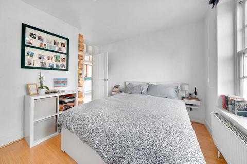13c Richmond Grove, London, N1 2DL