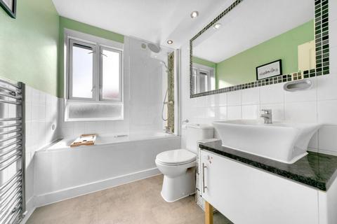 13c Richmond Grove, London, N1 2DL