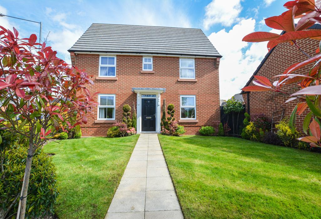 Normanby Close, Preston, Lancashire 3 bed detached house for sale £