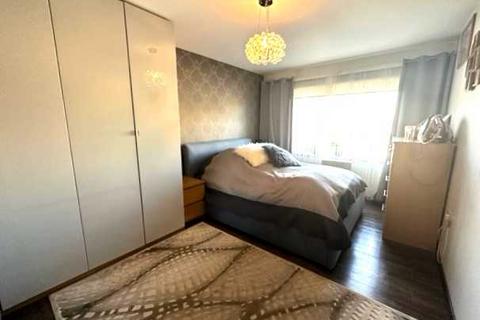 2 bedroom apartment for sale, Sopwith House, Elmwood Avenue, Feltham