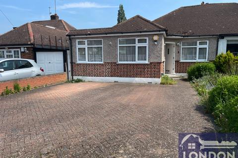 3 bedroom semi-detached bungalow for sale, Gerrard Gardens, Pinner HA5