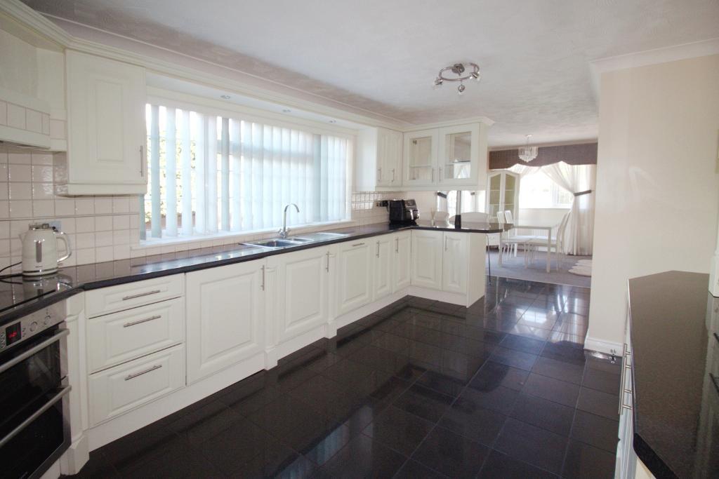 Kitchen Dining Area