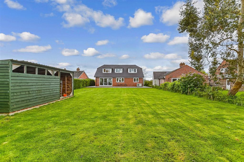 Ashford Road, Bethersden, Ashford, Kent 4 bed detached bungalow for ...