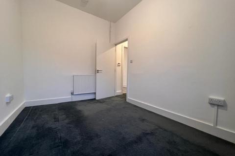 4 bedroom apartment to rent, London SE27