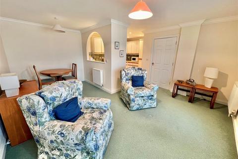 2 bedroom flat for sale, Freshwater Bay, Isle of Wight
