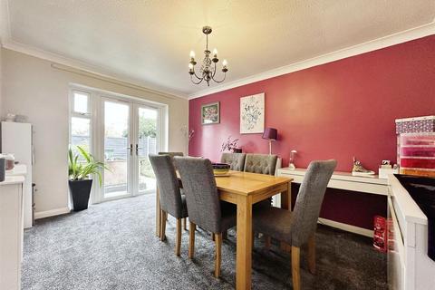 2 bedroom detached bungalow for sale, Manor Drive, Elloughton HU15