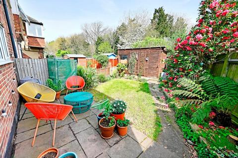 110 Meadowview Road, London, SE6 3NQ