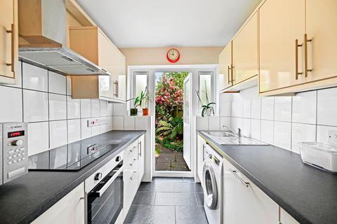110 Meadowview Road, London, SE6 3NQ