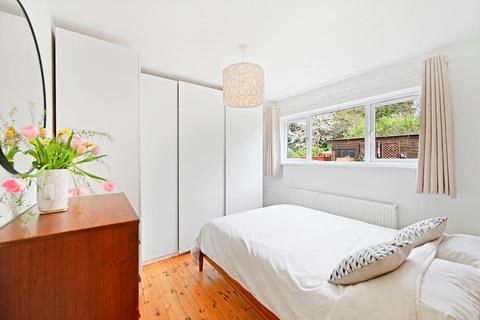 110 Meadowview Road, London, SE6 3NQ