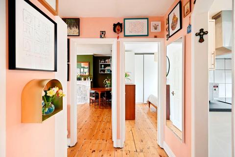 110 Meadowview Road, London, SE6 3NQ