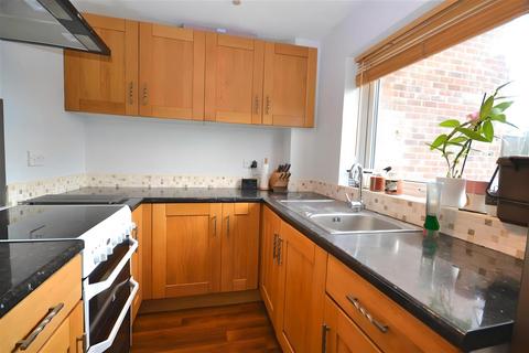 3 bedroom terraced house for sale, Princes Drive, Weymouth