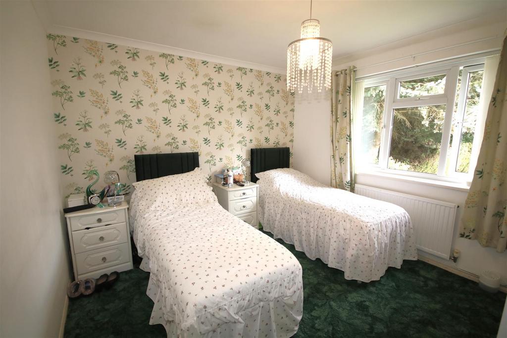 Bedroom 1b.JPG