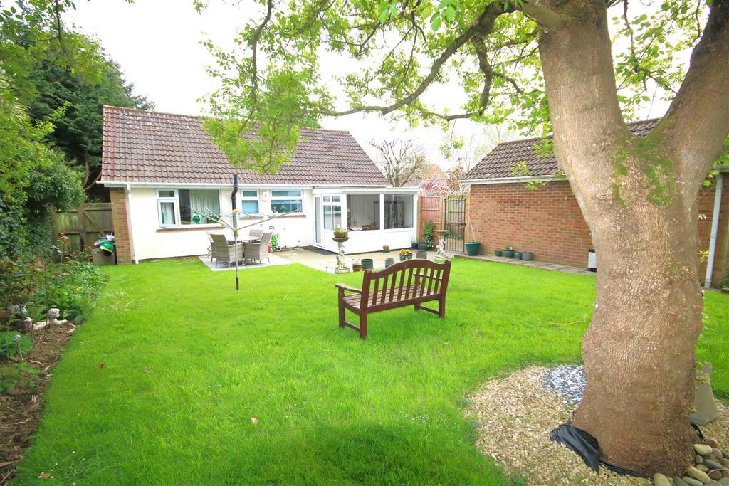 Rear Garden d.JPG
