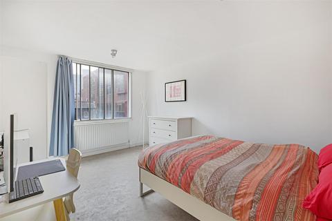 2 bedroom flat for sale, Lamb's Passage, London EC1Y