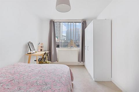 2 bedroom flat for sale, Lamb's Passage, London EC1Y