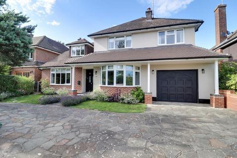 4 bedroom detached house for sale, Woodlands Park, Leigh-On-Sea SS9