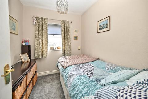 296 Apperley Road, Bradford, BD10 0PX