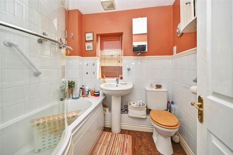 296 Apperley Road, Bradford, BD10 0PX