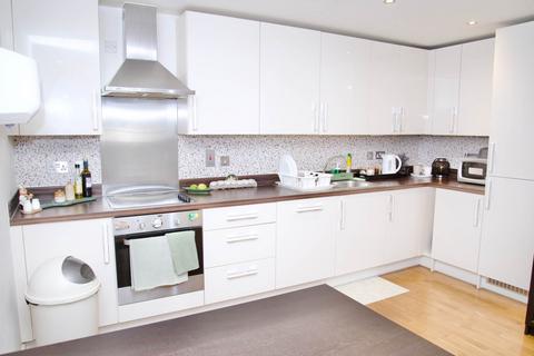 2 bedroom apartment for sale, Love Lane, Woolwich, SE18 6GZ