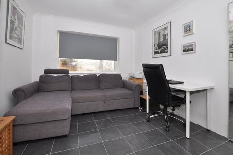 2 Colin Close, West Wickham, BR4 9JP