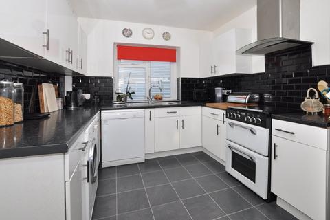 2 Colin Close, West Wickham, BR4 9JP