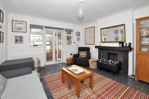 2 Colin Close, West Wickham, BR4 9JP