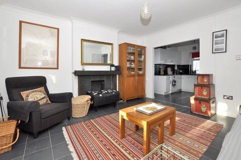 2 Colin Close, West Wickham, BR4 9JP