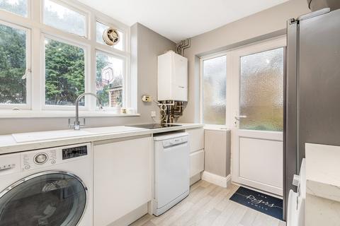 11 Stanhope Avenue, Bromley, BR2 7JR