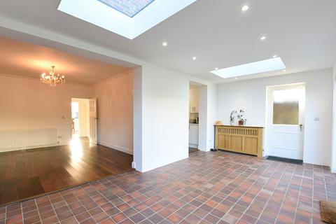 6 Little Court, West Wickham, BR4 9AL