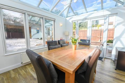 16 Little Court, West Wickham, BR4 9AL