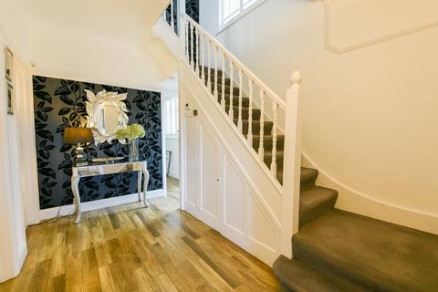 16 Little Court, West Wickham, BR4 9AL