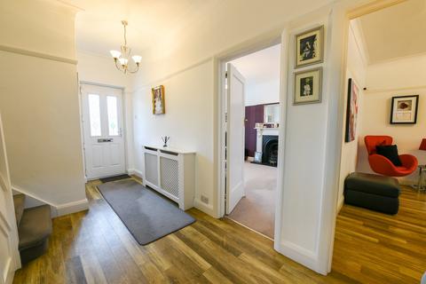 16 Little Court, West Wickham, BR4 9AL