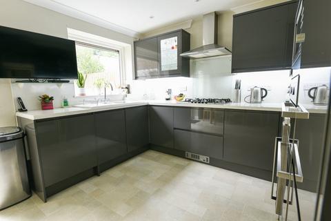 8 The Glen, Bromley, BR2 0JB