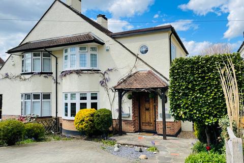 11 Rodney Gardens, West Wickham, BR4 9DD