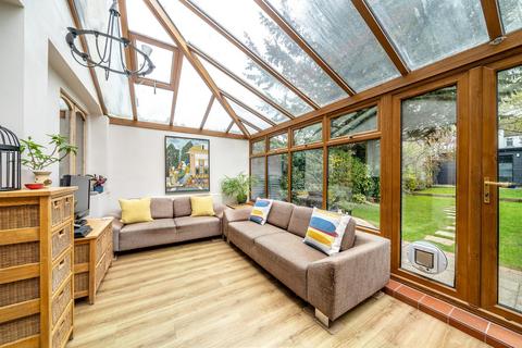 106 Langley Way, West Wickham, BR4 0DS