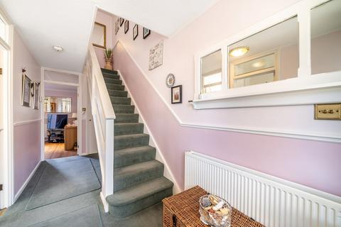 16 Eastwell Close, Beckenham, BR3 1TY