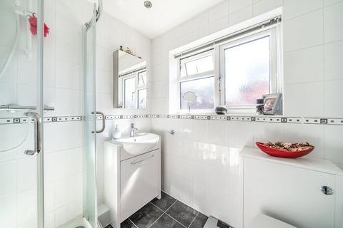 16 Eastwell Close, Beckenham, BR3 1TY