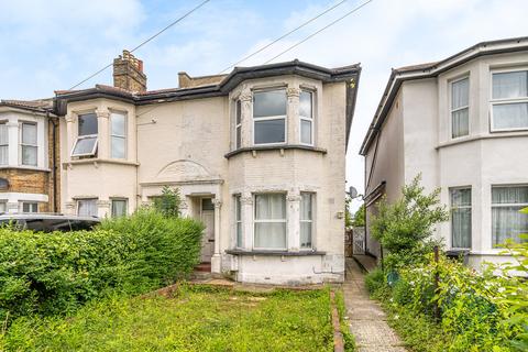 38a Bensham Manor Road, Thornton Heath, CR7 7AA