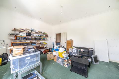 38a Bensham Manor Road, Thornton Heath, CR7 7AA