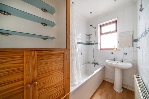 38a Bensham Manor Road, Thornton Heath, CR7 7AA