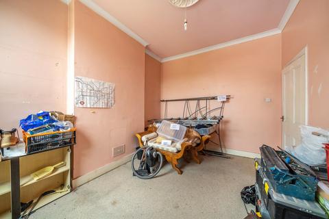 38a Bensham Manor Road, Thornton Heath, CR7 7AA