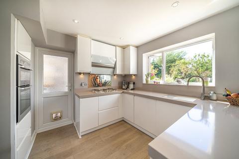 28 Rolleston Avenue, Petts Wood, Orpington, BR5 1AH