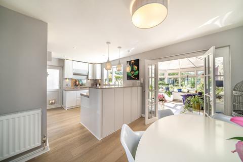 28 Rolleston Avenue, Petts Wood, Orpington, BR5 1AH
