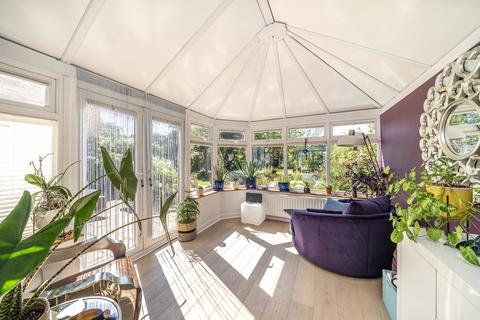 28 Rolleston Avenue, Petts Wood, Orpington, BR5 1AH