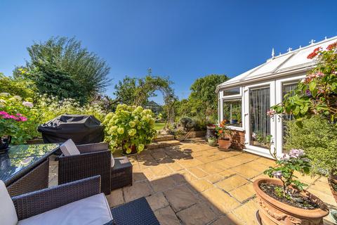 28 Rolleston Avenue, Petts Wood, Orpington, BR5 1AH