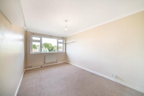 61 Holland Close, Bromley, BR2 7DS